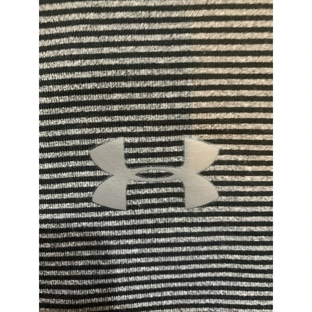 Under Armour Shirt Men's 2XL Black Gray Striped V-Neck Fitted Cold Gear‎